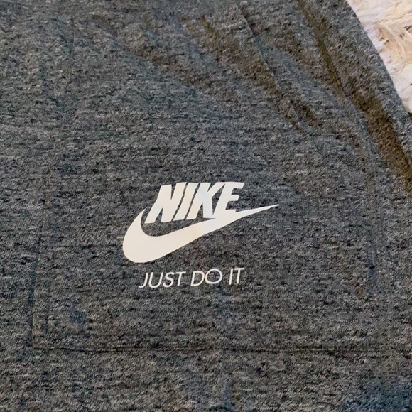 Nike Joggers - Picture 2 of 3